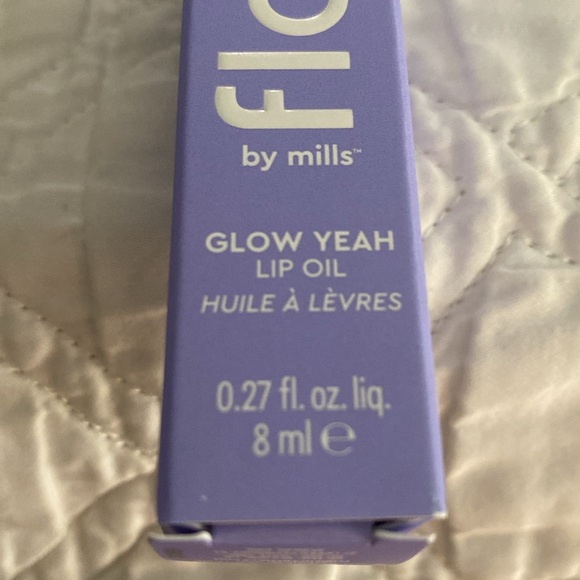 Florence “Glow Yeah” Hydrating Lip Oil by Mills NIB - Picture 4 of 10